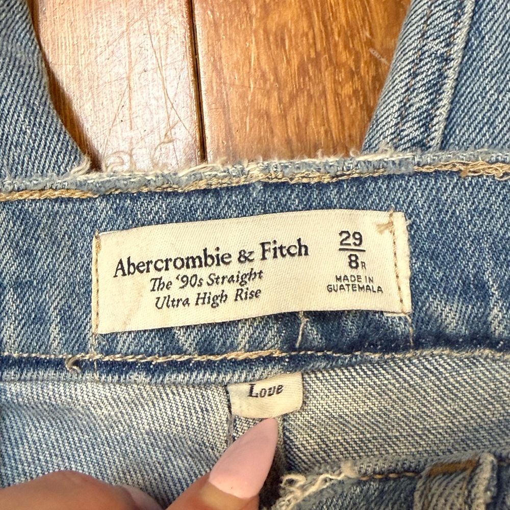 Abercrombie & Fitch 90s Straight‎ Ultra High Rise Jeans 29 Distressed Light Wash - Picture 8 of 10